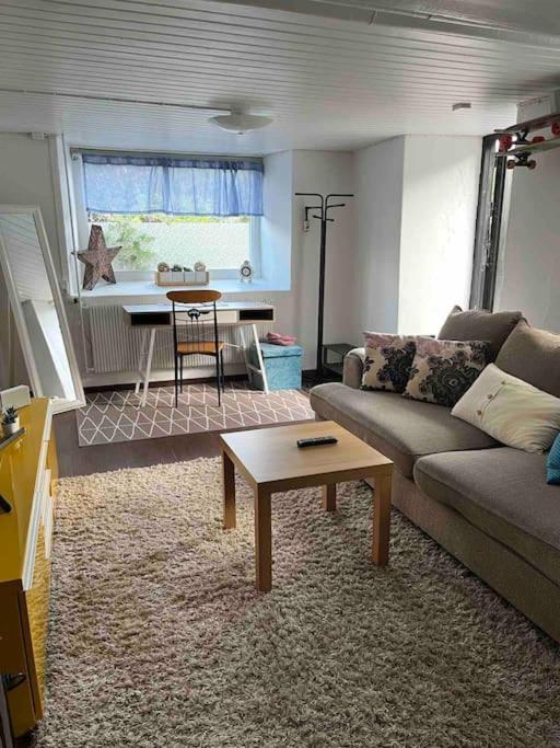 Independent Apartment In บูโรส ภายนอก รูปภาพ