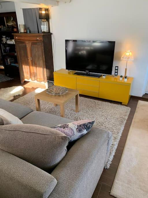 Independent Apartment In บูโรส ภายนอก รูปภาพ